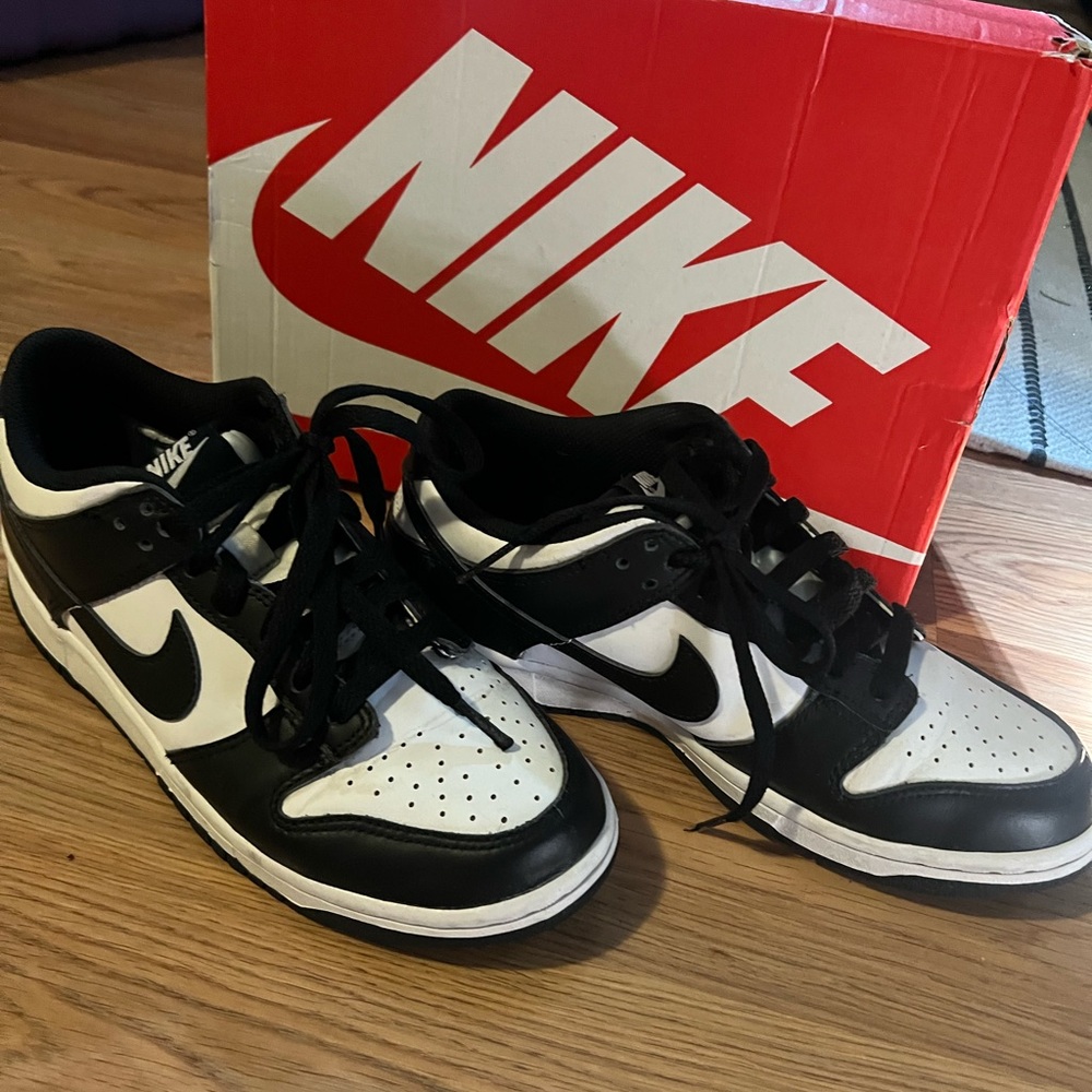 Panda dunks